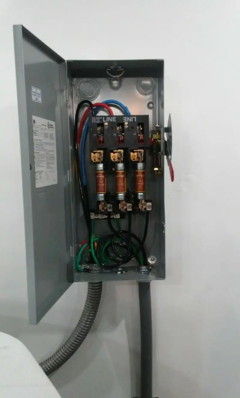 Three-phase disconnect switch installed for Smoke Detector Installation in Hemet
